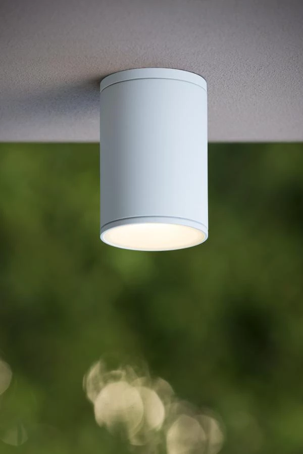 Lucide TUBIX - Deckenstrahler Innen/Außen - Ø 10,8 cm - 1xE27 - IP54 - Weiß - Atmosphäre 1